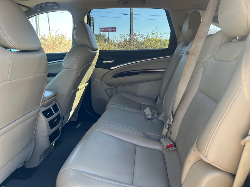 Acura MDX Vehicle Full-screen Gallery Image 10