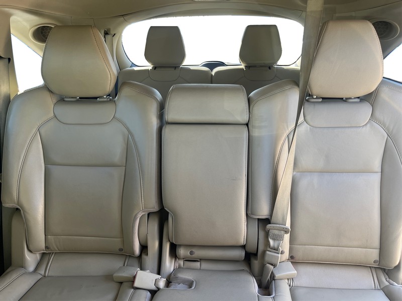 Acura MDX Vehicle Full-screen Gallery Image 13
