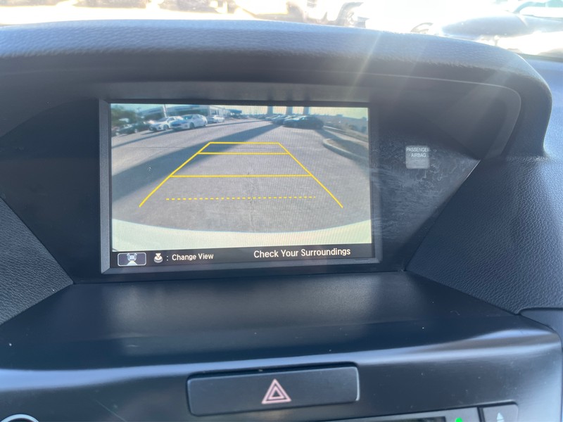 Acura MDX Vehicle Full-screen Gallery Image 18