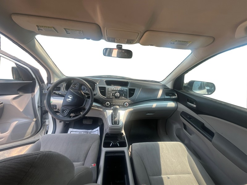 Honda CR-V Vehicle Full-screen Gallery Image 15