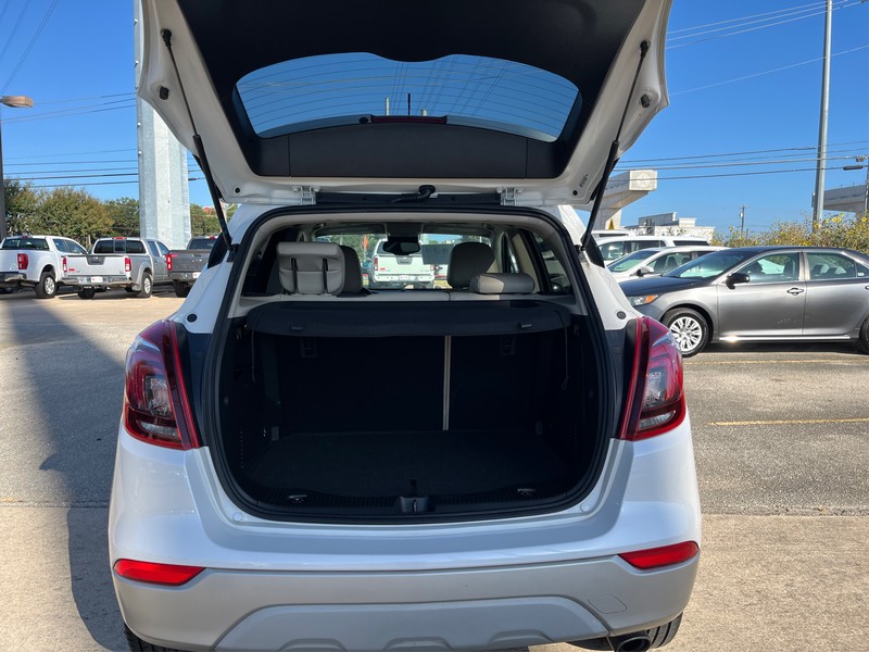 Buick Encore Vehicle Full-screen Gallery Image 11