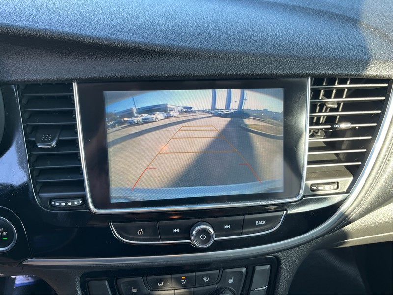 Buick Encore Vehicle Full-screen Gallery Image 17