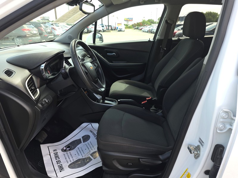 Chevrolet Trax Vehicle Full-screen Gallery Image 09