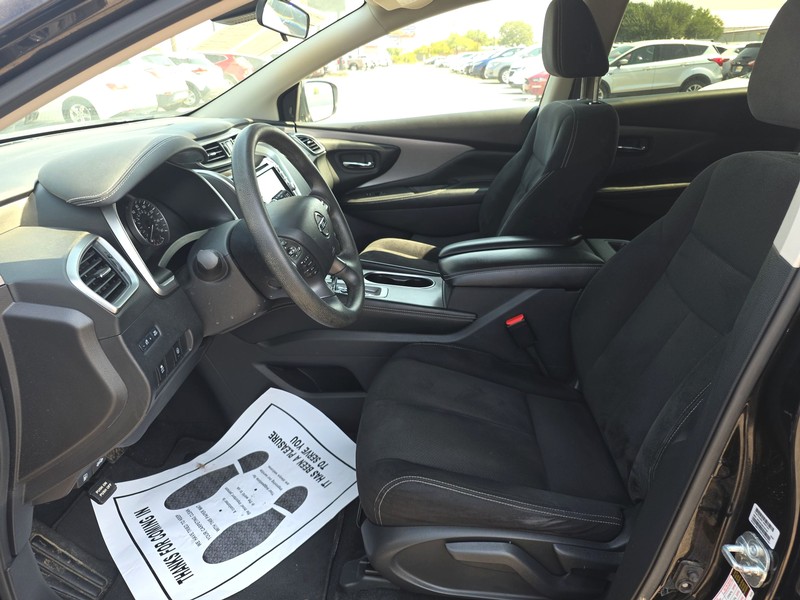 Nissan Murano Vehicle Full-screen Gallery Image 09