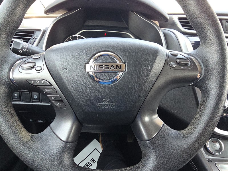 Nissan Murano Vehicle Full-screen Gallery Image 14
