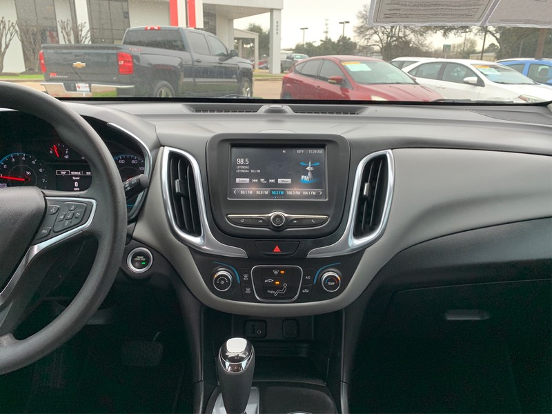 Chevrolet Equinox Vehicle Full-screen Gallery Image 08