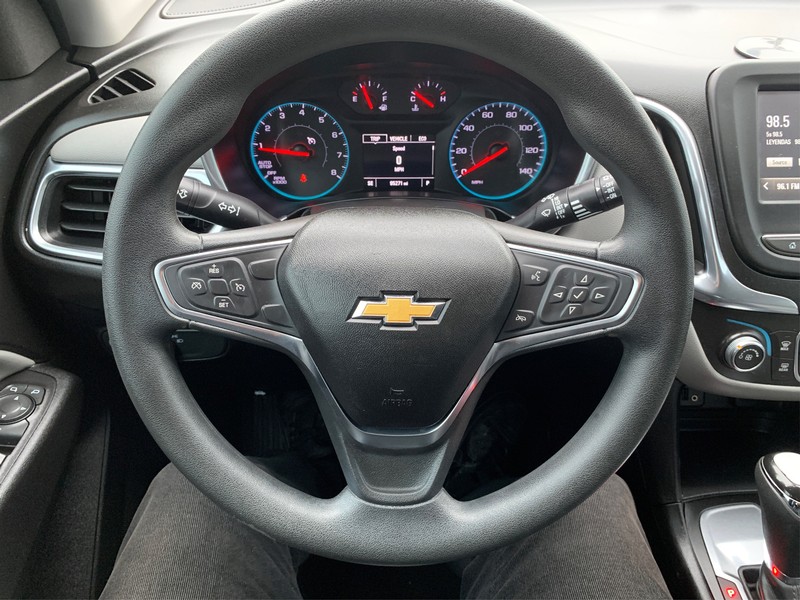 Chevrolet Equinox Vehicle Full-screen Gallery Image 10
