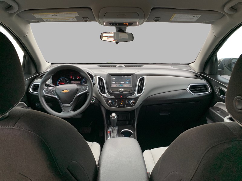 Chevrolet Equinox Vehicle Full-screen Gallery Image 11