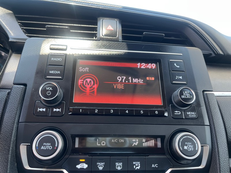 Honda Civic Sedan Vehicle Full-screen Gallery Image 12