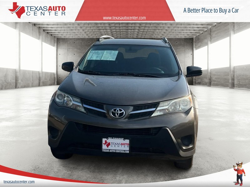 Toyota RAV4 Vehicle Full-screen Gallery Image 3