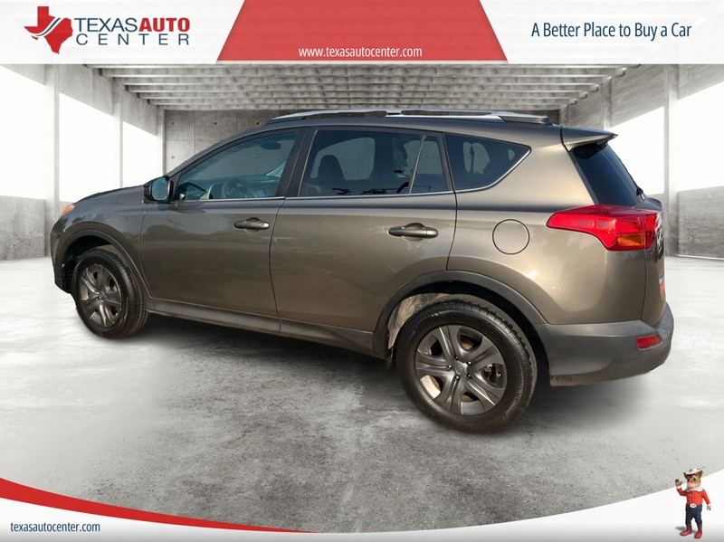 Toyota RAV4 Vehicle Full-screen Gallery Image 5