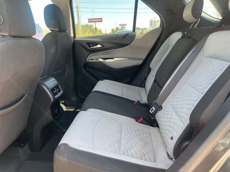 Chevrolet Equinox Vehicle Full-screen Gallery Image 10
