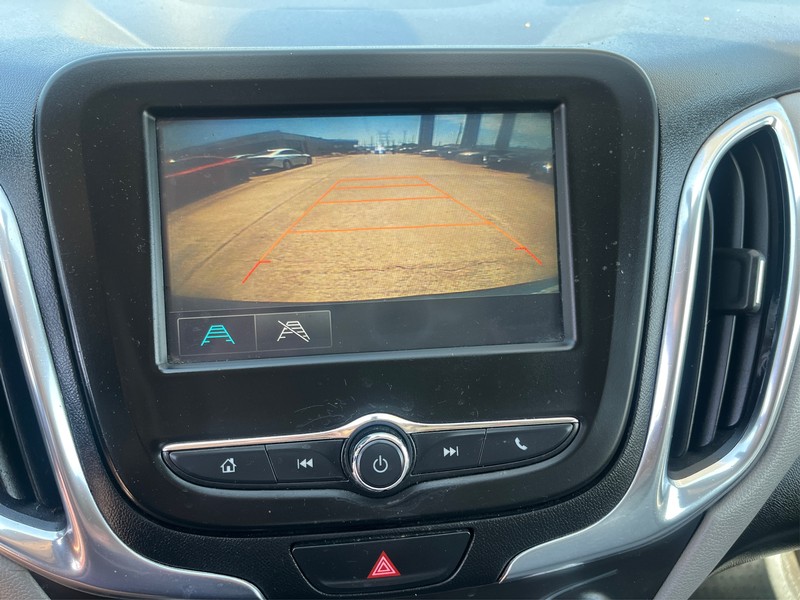 Chevrolet Equinox Vehicle Full-screen Gallery Image 17