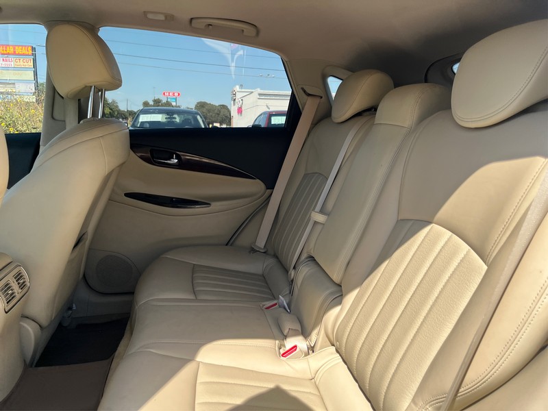 INFINITI QX50 Vehicle Full-screen Gallery Image 10