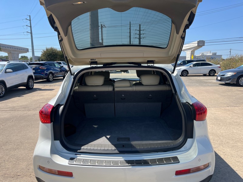 INFINITI QX50 Vehicle Full-screen Gallery Image 11