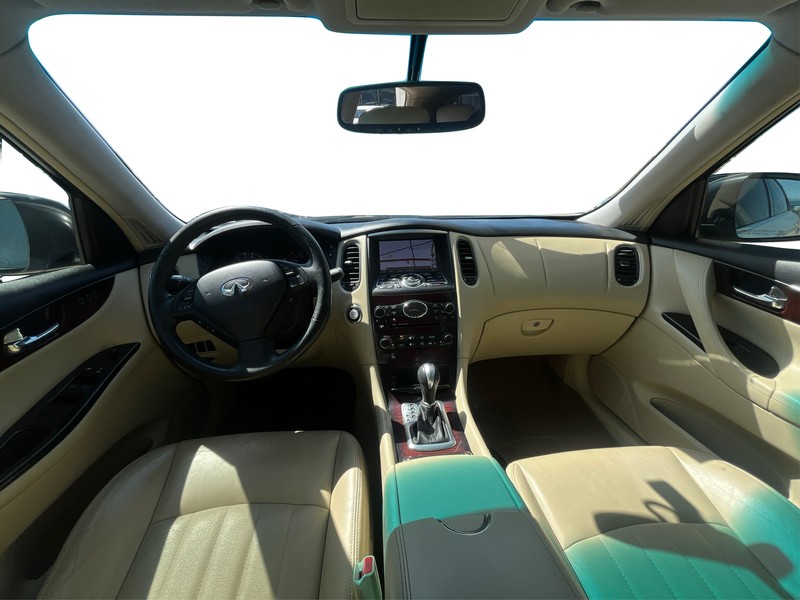 INFINITI QX50 Vehicle Full-screen Gallery Image 16