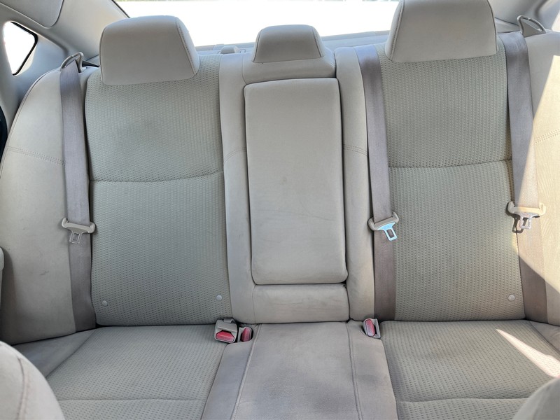 Nissan Altima Vehicle Full-screen Gallery Image 13