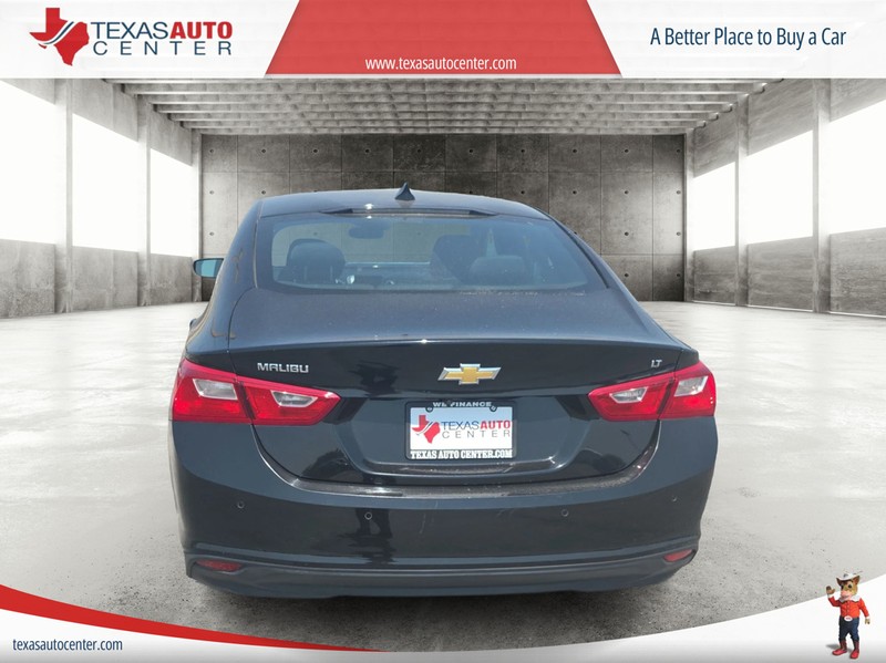 Chevrolet Malibu Vehicle Full-screen Gallery Image 6