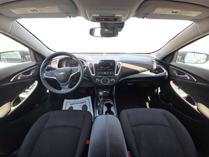 Chevrolet Malibu Vehicle Full-screen Gallery Image 14