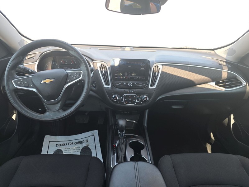 Chevrolet Malibu Vehicle Full-screen Gallery Image 15