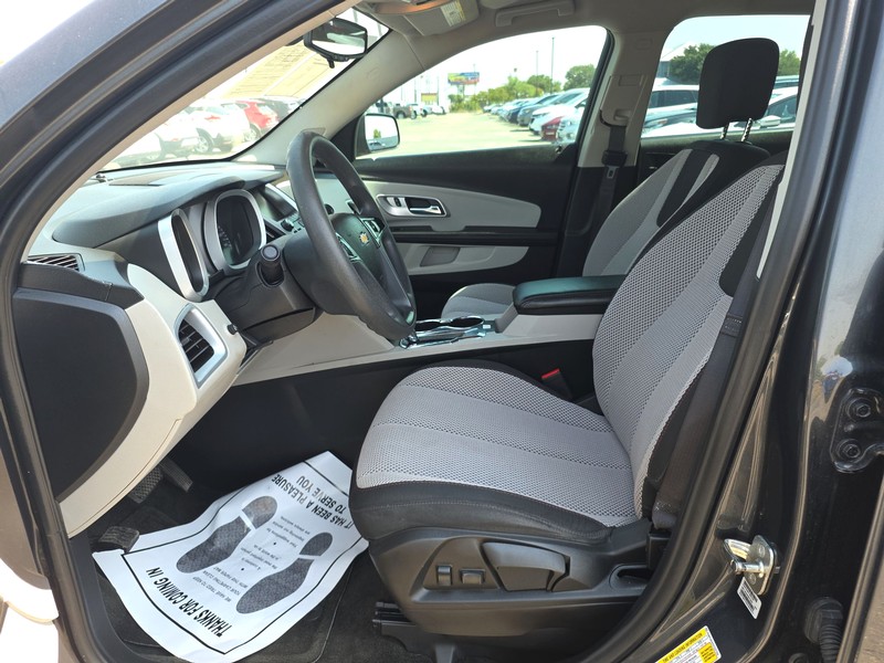 Chevrolet Equinox Vehicle Full-screen Gallery Image 09
