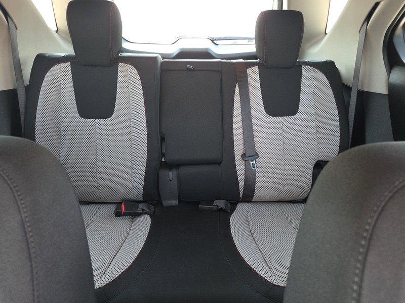 Chevrolet Equinox Vehicle Full-screen Gallery Image 13
