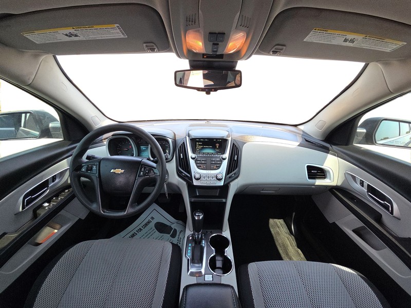 Chevrolet Equinox Vehicle Full-screen Gallery Image 15