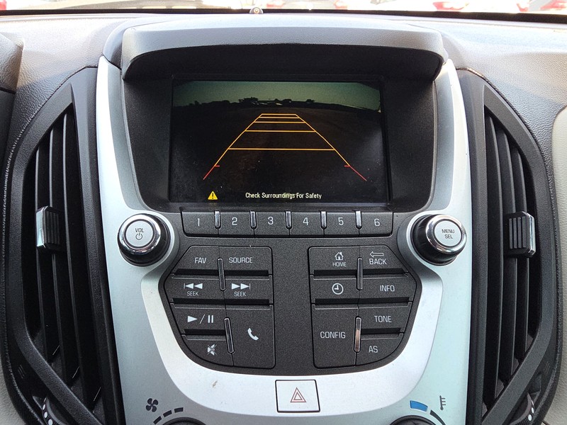 Chevrolet Equinox Vehicle Full-screen Gallery Image 17