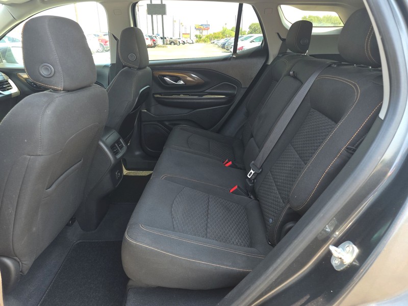 GMC Terrain Vehicle Full-screen Gallery Image 10