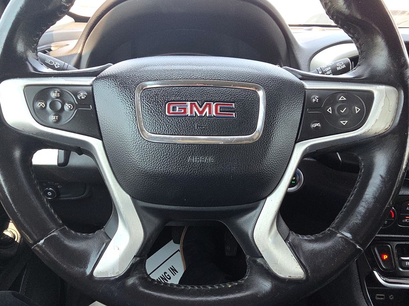 GMC Terrain Vehicle Full-screen Gallery Image 14