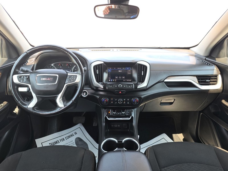 GMC Terrain Vehicle Full-screen Gallery Image 16