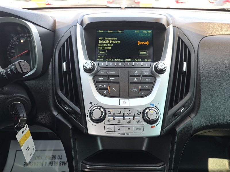 Chevrolet Equinox Vehicle Full-screen Gallery Image 12
