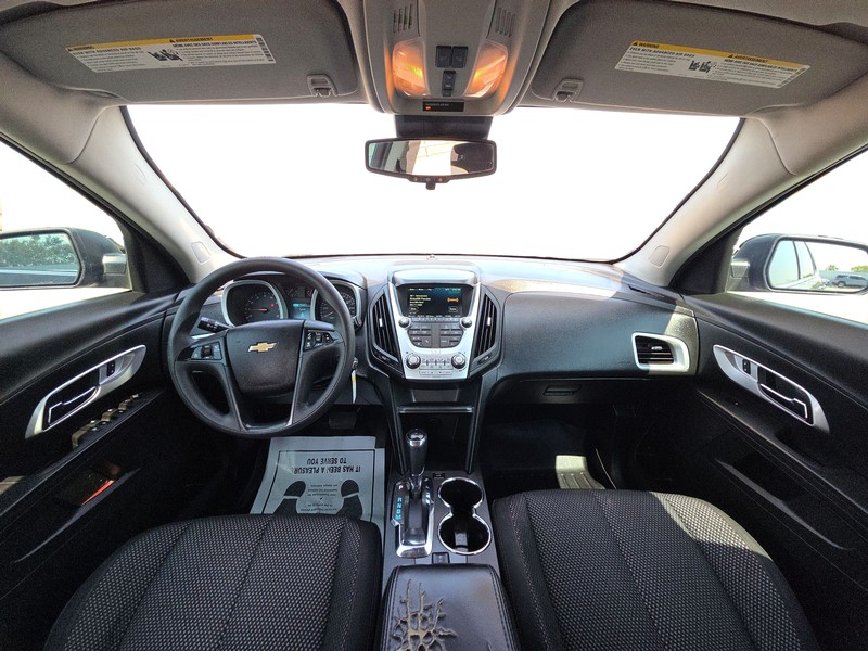 Chevrolet Equinox Vehicle Full-screen Gallery Image 15