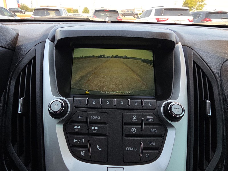 Chevrolet Equinox Vehicle Full-screen Gallery Image 17