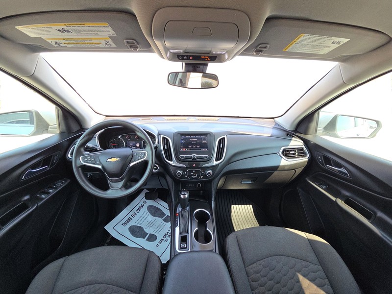 Chevrolet Equinox Vehicle Full-screen Gallery Image 15