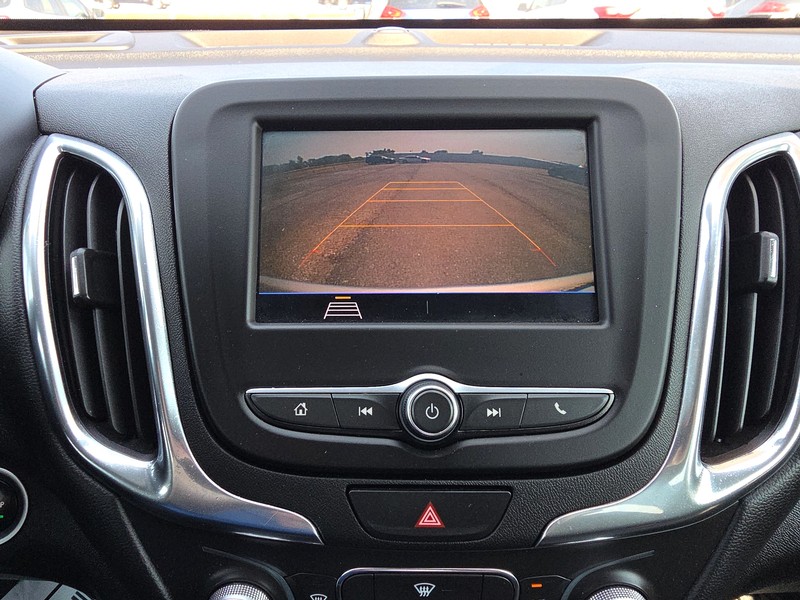 Chevrolet Equinox Vehicle Full-screen Gallery Image 17