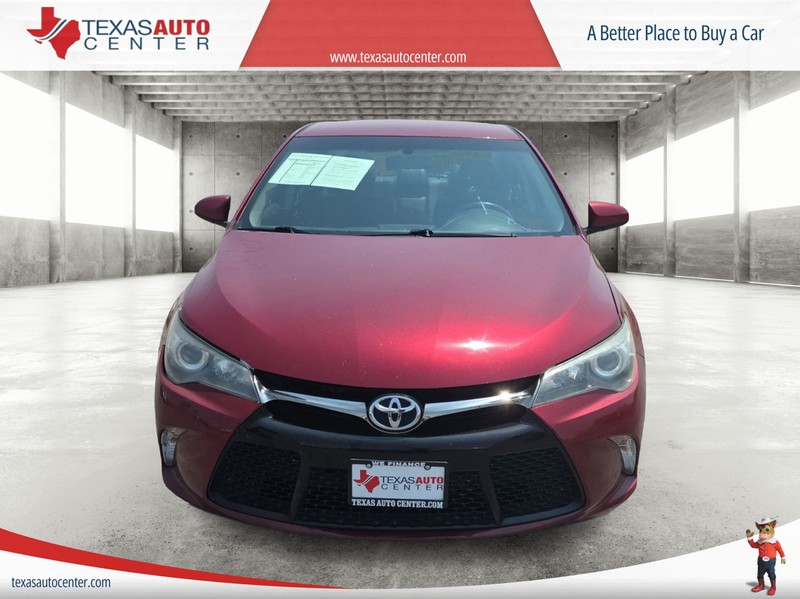 Toyota Camry Vehicle Full-screen Gallery Image 3