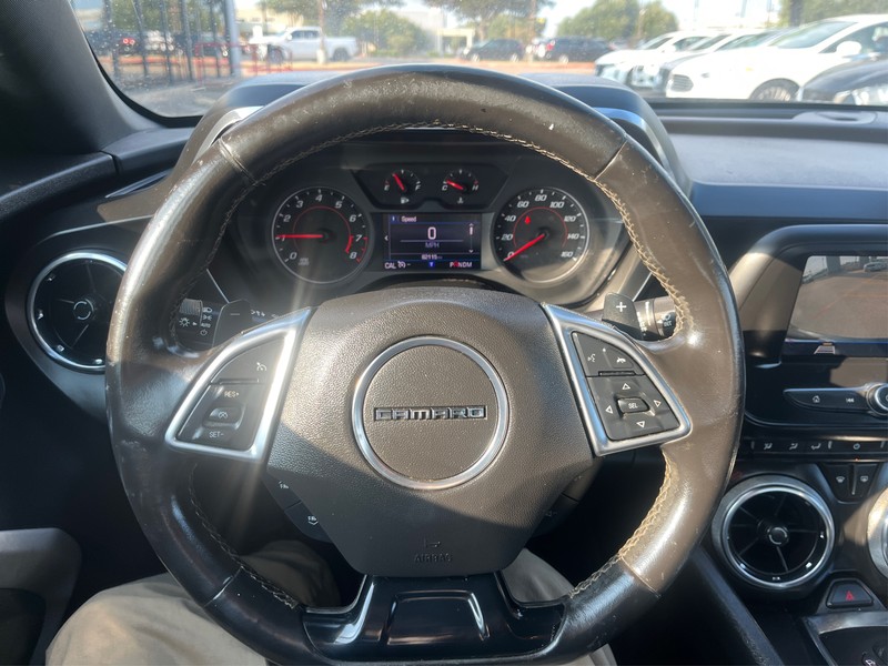 Chevrolet Camaro Vehicle Full-screen Gallery Image 14