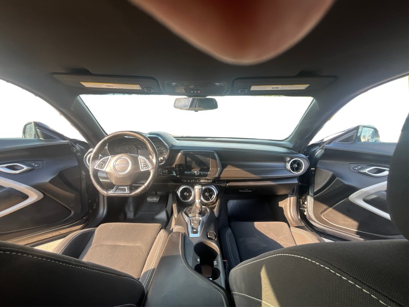 Chevrolet Camaro Vehicle Full-screen Gallery Image 16