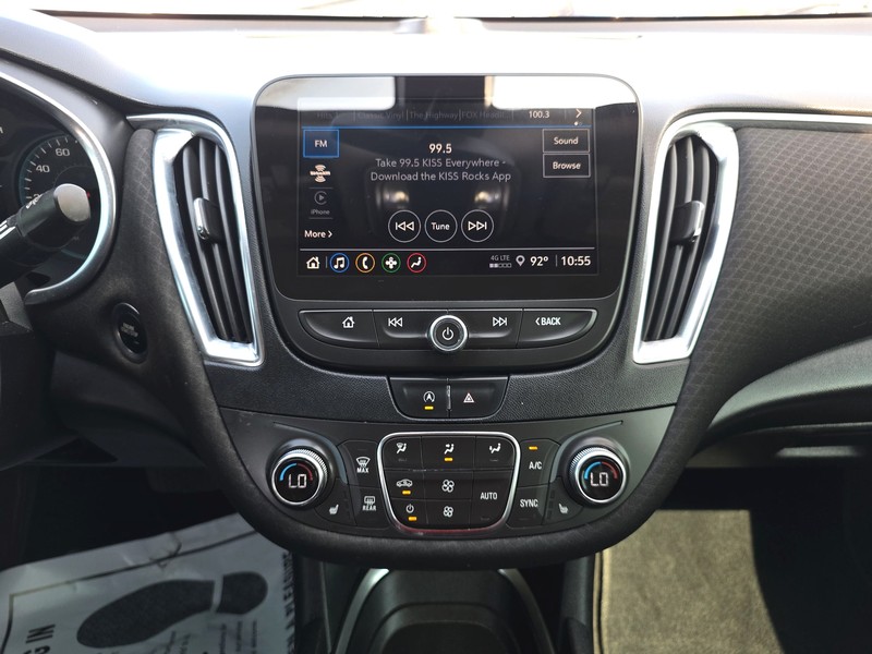 Chevrolet Malibu Vehicle Full-screen Gallery Image 11