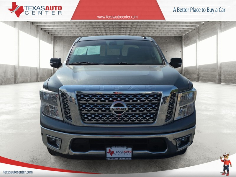 Nissan TITAN Vehicle Full-screen Gallery Image 03