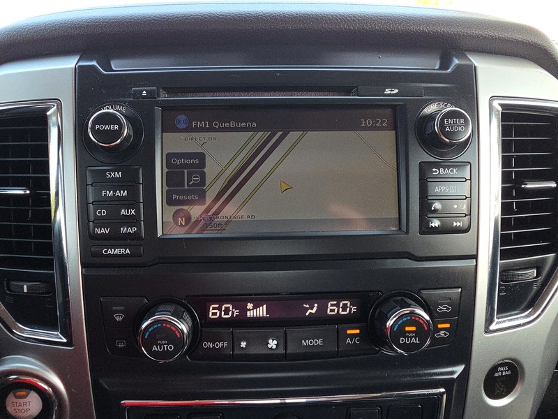 Nissan TITAN Vehicle Full-screen Gallery Image 16