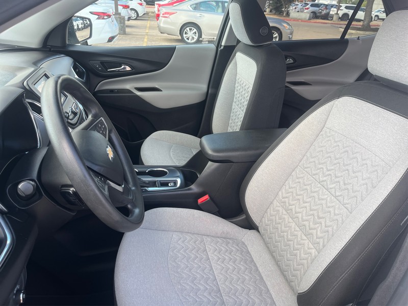 Chevrolet Equinox Vehicle Full-screen Gallery Image 9