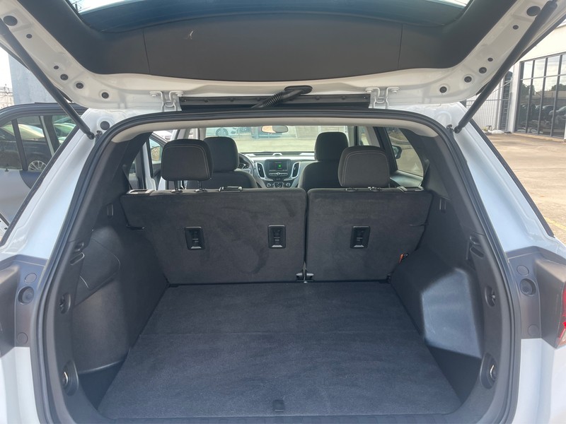 Chevrolet Equinox Vehicle Full-screen Gallery Image 11