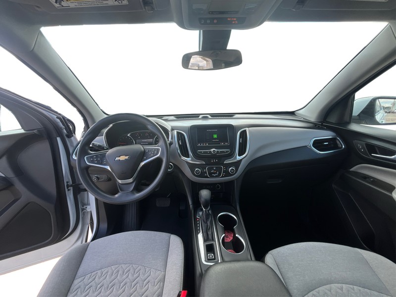 Chevrolet Equinox Vehicle Full-screen Gallery Image 16