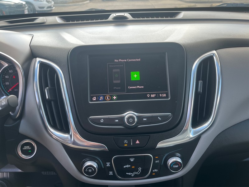 Chevrolet Equinox Vehicle Full-screen Gallery Image 17
