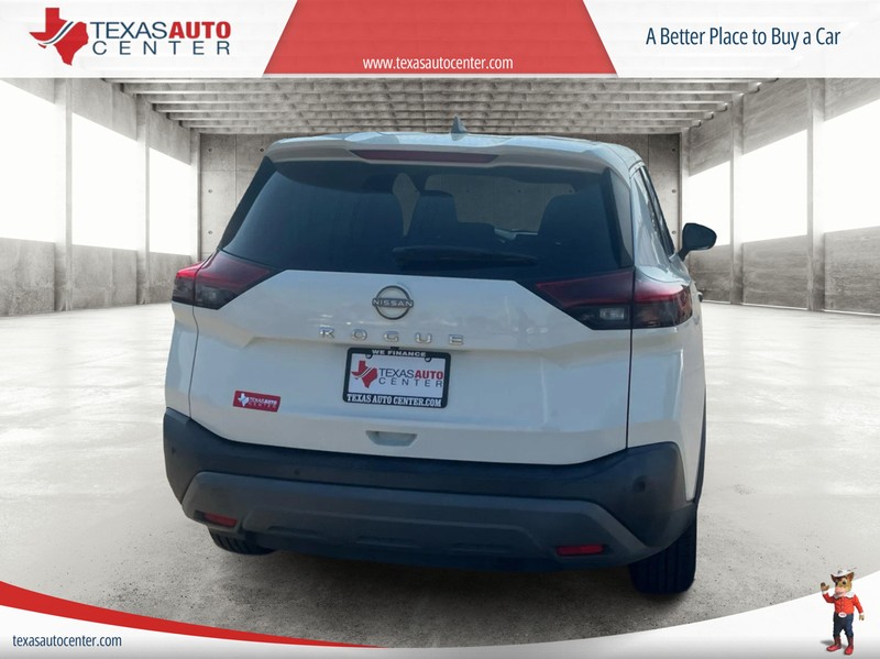 Nissan Rogue Vehicle Full-screen Gallery Image 04