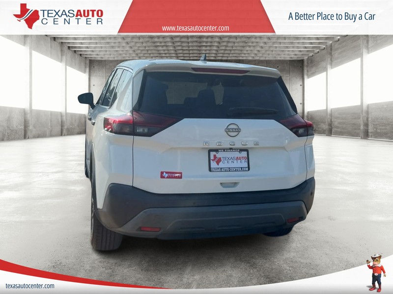 Nissan Rogue Vehicle Full-screen Gallery Image 06