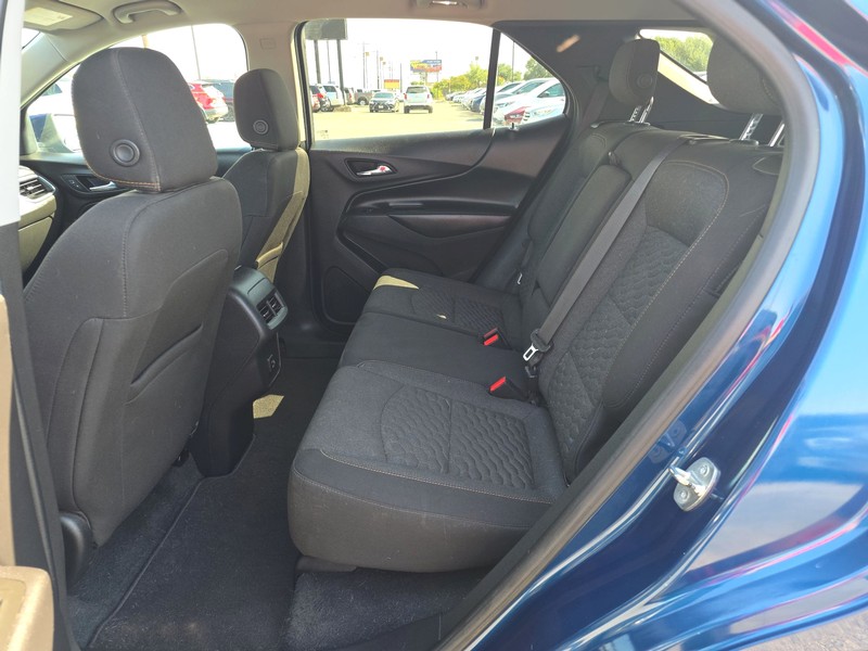 Chevrolet Equinox Vehicle Full-screen Gallery Image 10