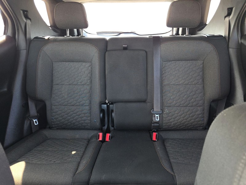 Chevrolet Equinox Vehicle Full-screen Gallery Image 13
